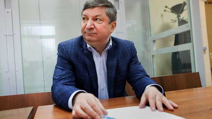 Гособвинение требует лишить генерала Халила Арсланова звания и наград