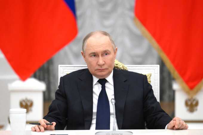 Путин призвал «спасти» россиян от западных сервисов, выступая с микрофоном Bosch